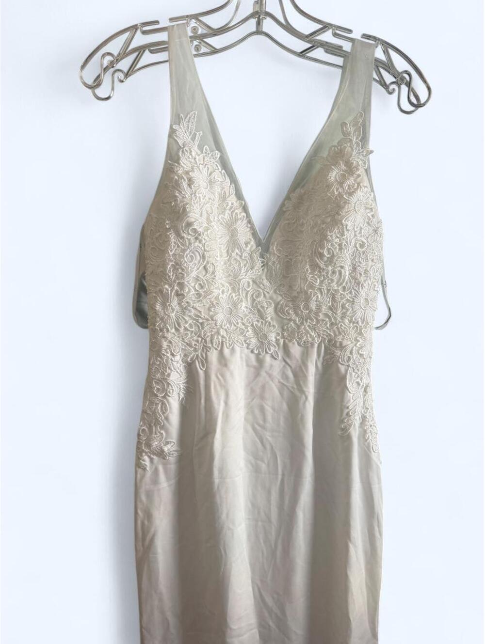 Lulus NWT DAMAGED - Picture 2 of 8